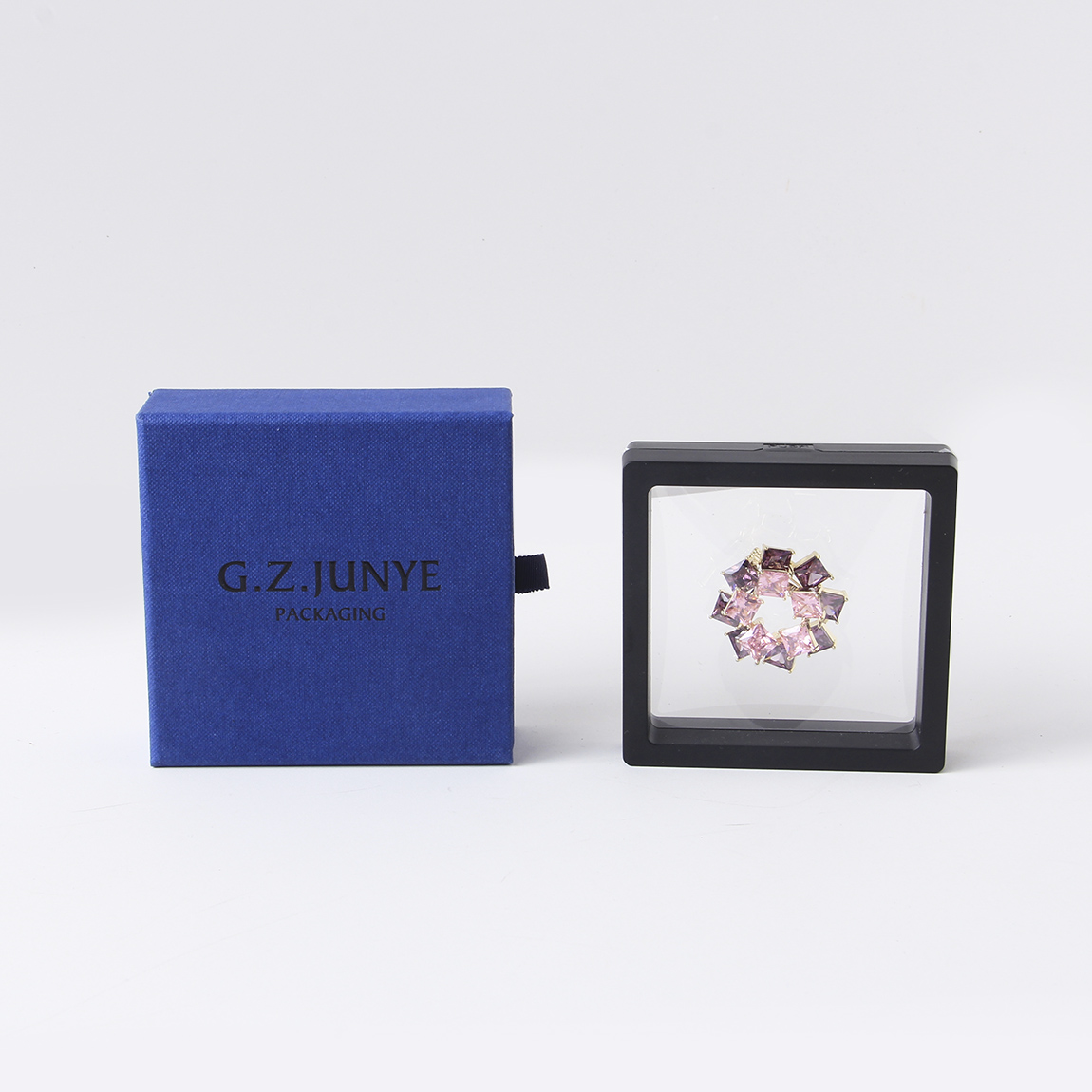 紙質(zhì)珠寶包裝盒會有哪些生產(chǎn)上的細節(jié)需要注意？